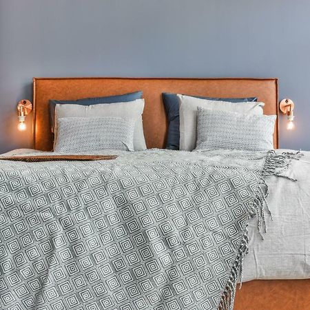 Boutique Hotel Koninginn Haarlem Bagian luar foto