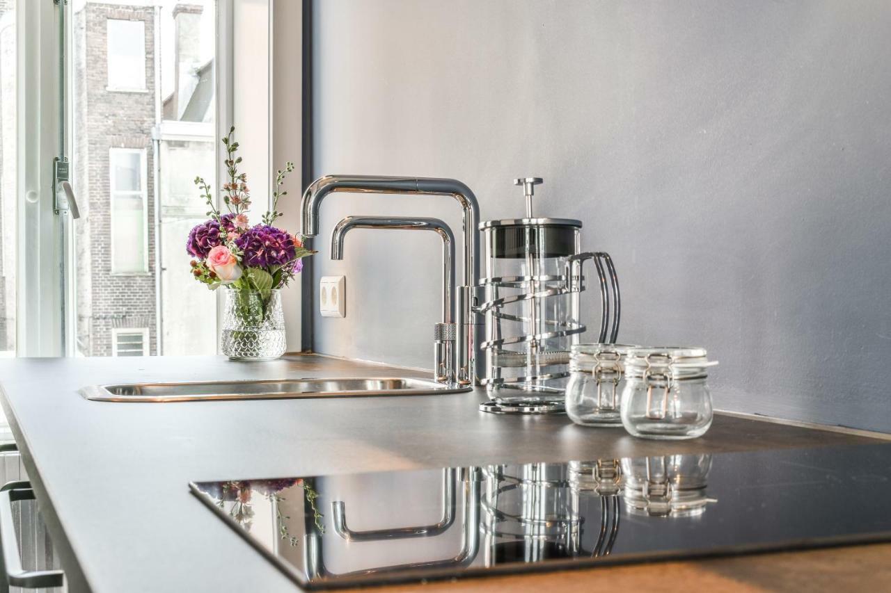 Boutique Hotel Koninginn Haarlem Bagian luar foto