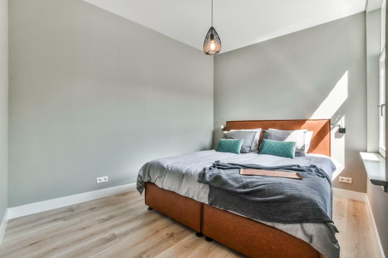 Boutique Hotel Koninginn Haarlem Bagian luar foto